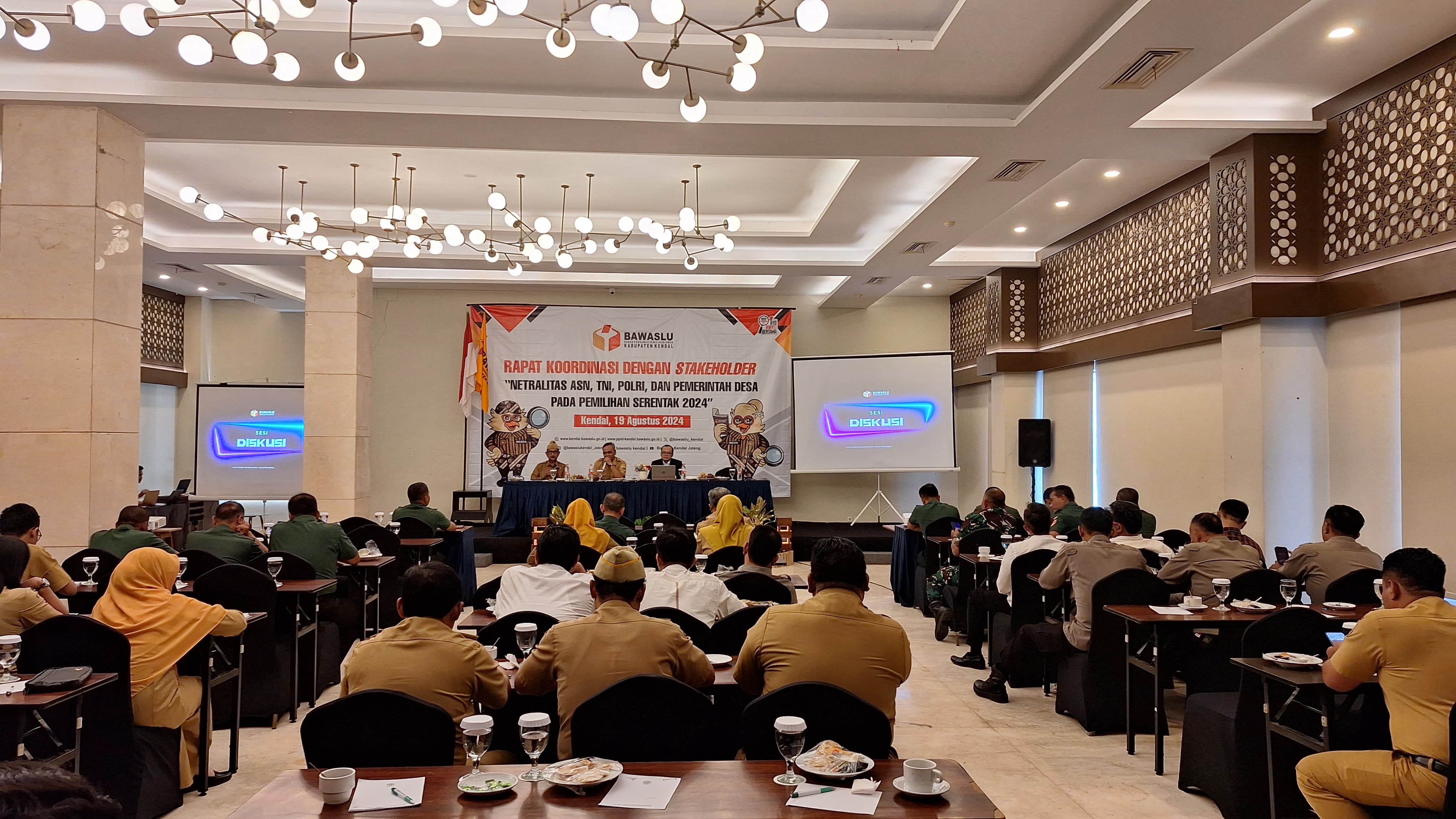 Dokumentasi Rapat Koordinasi Dengan Stake Holder Dengan Tema “Netralitas ASN  (Aparatur Sipil Negara), TNI, POLRI, Dan Pemerintah Desa Pada Pemilihan Serentak 2024” 