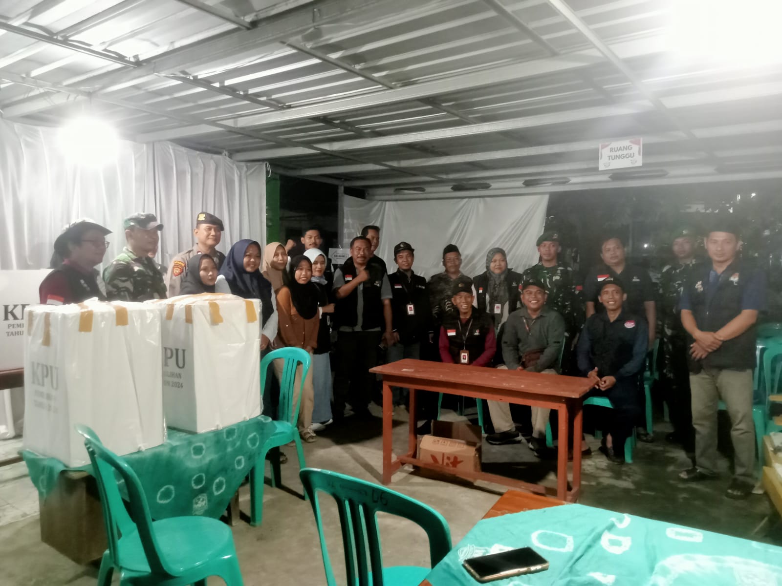 Patroli menjelang pemungutan suara di TPS