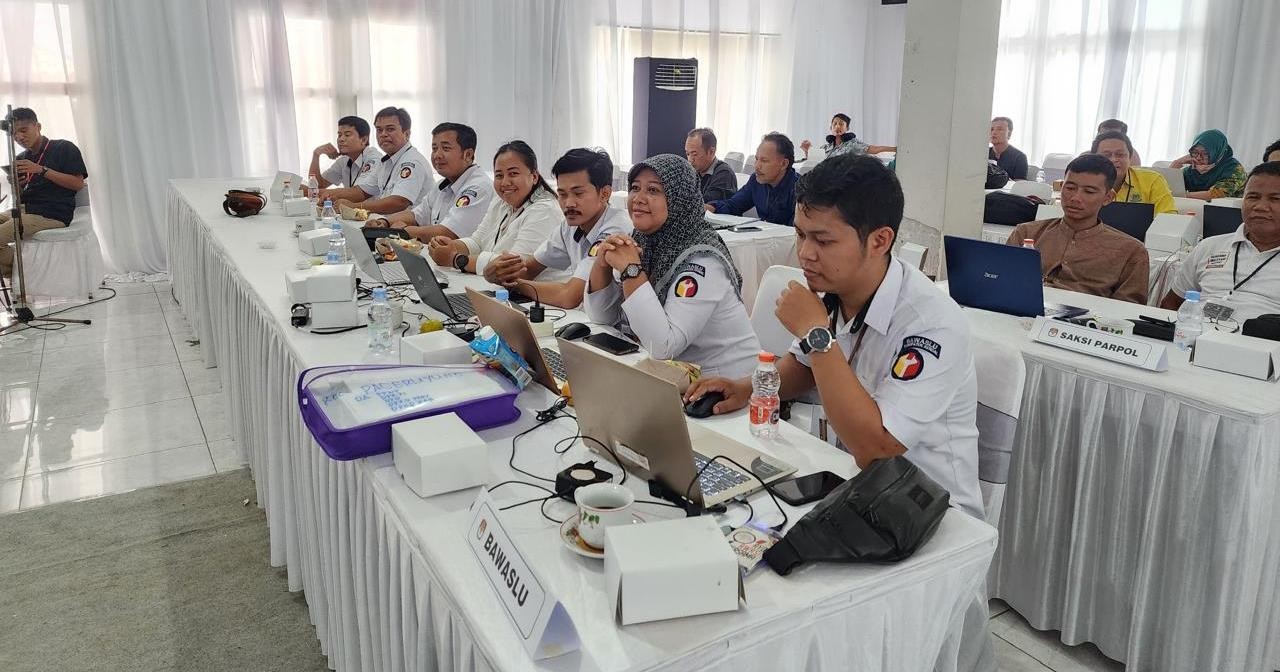 Pengawasan rekapitulasi suara di Tingkat Kabupaten Kendal