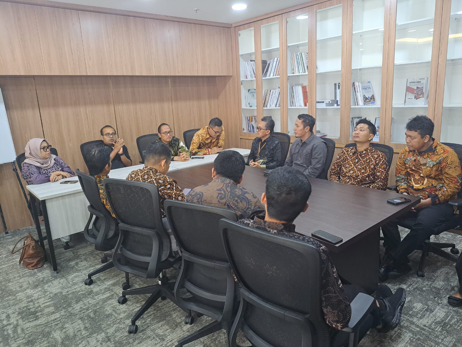  Penyerahan Laporan Penyelesaian Sengketa Pemilihan 2024 kepada Bawaslu RI di Jakarta