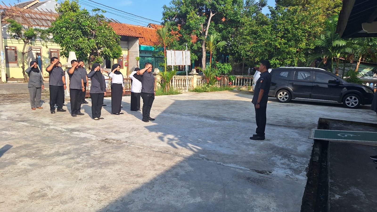 Dokumentasi Apel Pagi 23 Juni 2025 di Halaman Bawaslu Kabupaten Kendal 