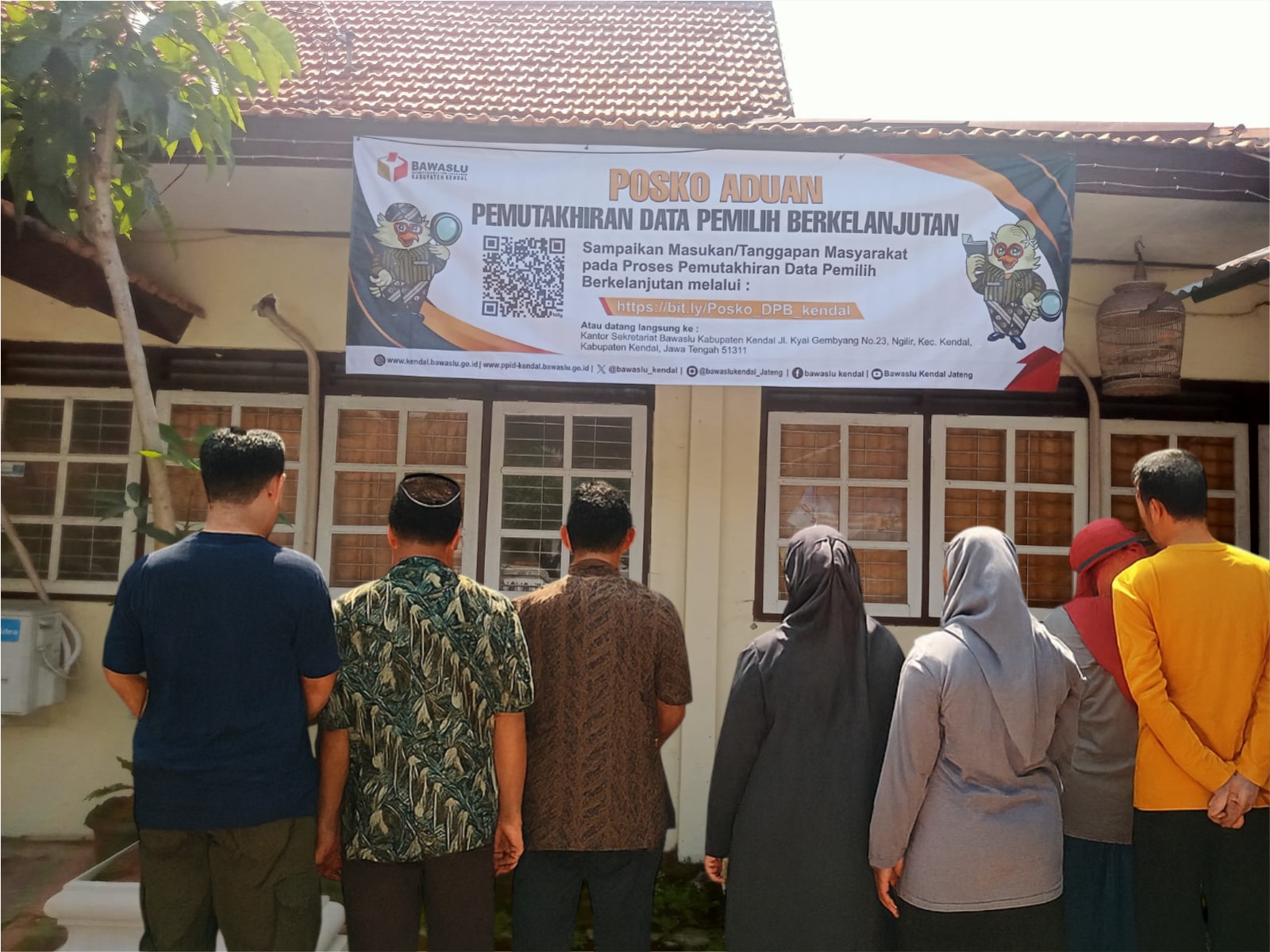 Dokumentasi Posko Aduan Pemutakhiran Data Pemilih Berkelanjutan di Kantor Bawaslu Kabupaten Kendal