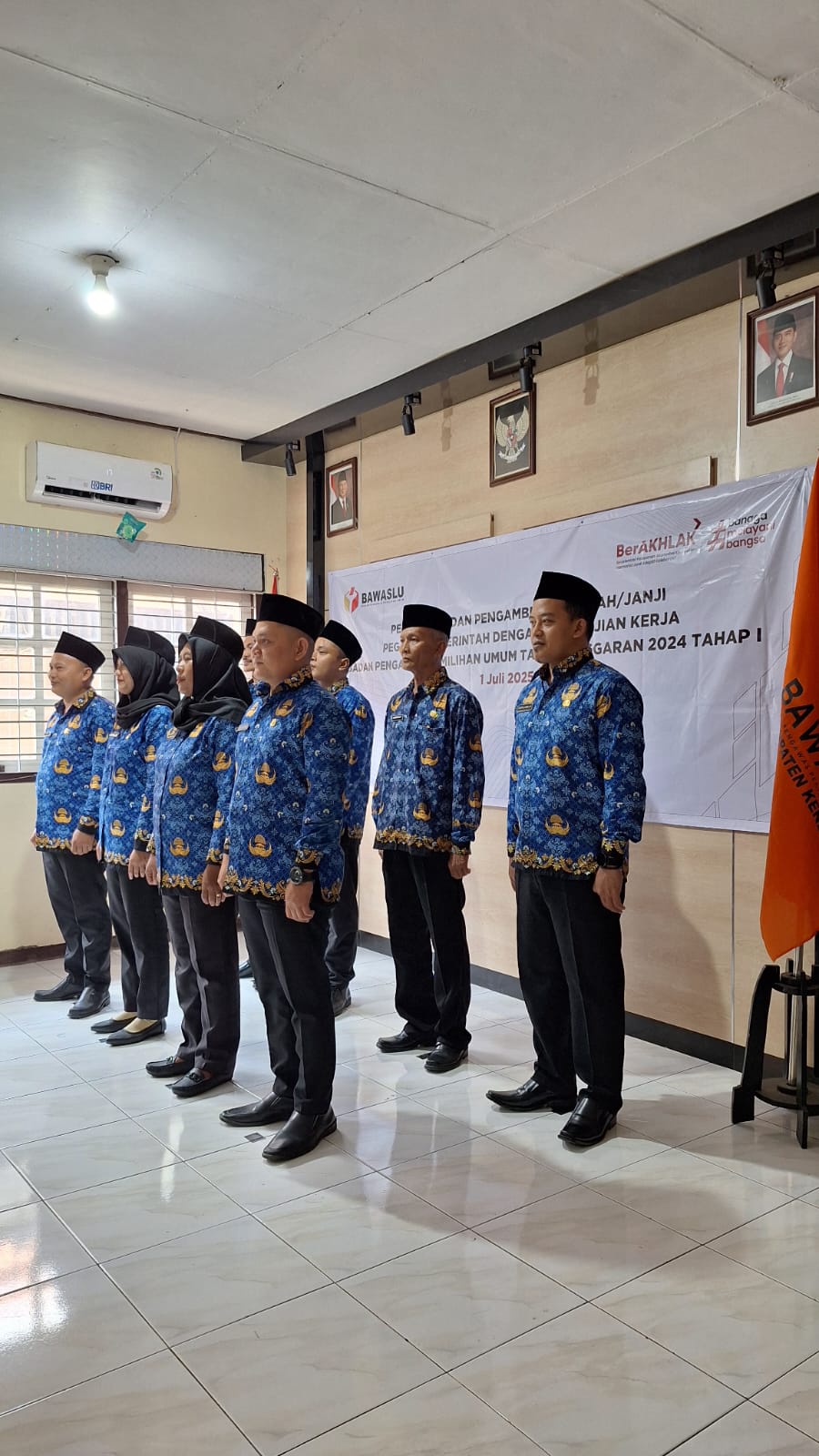 Dokumentasi Pelantikan Delapan Pegawai Bawaslu Kendal 