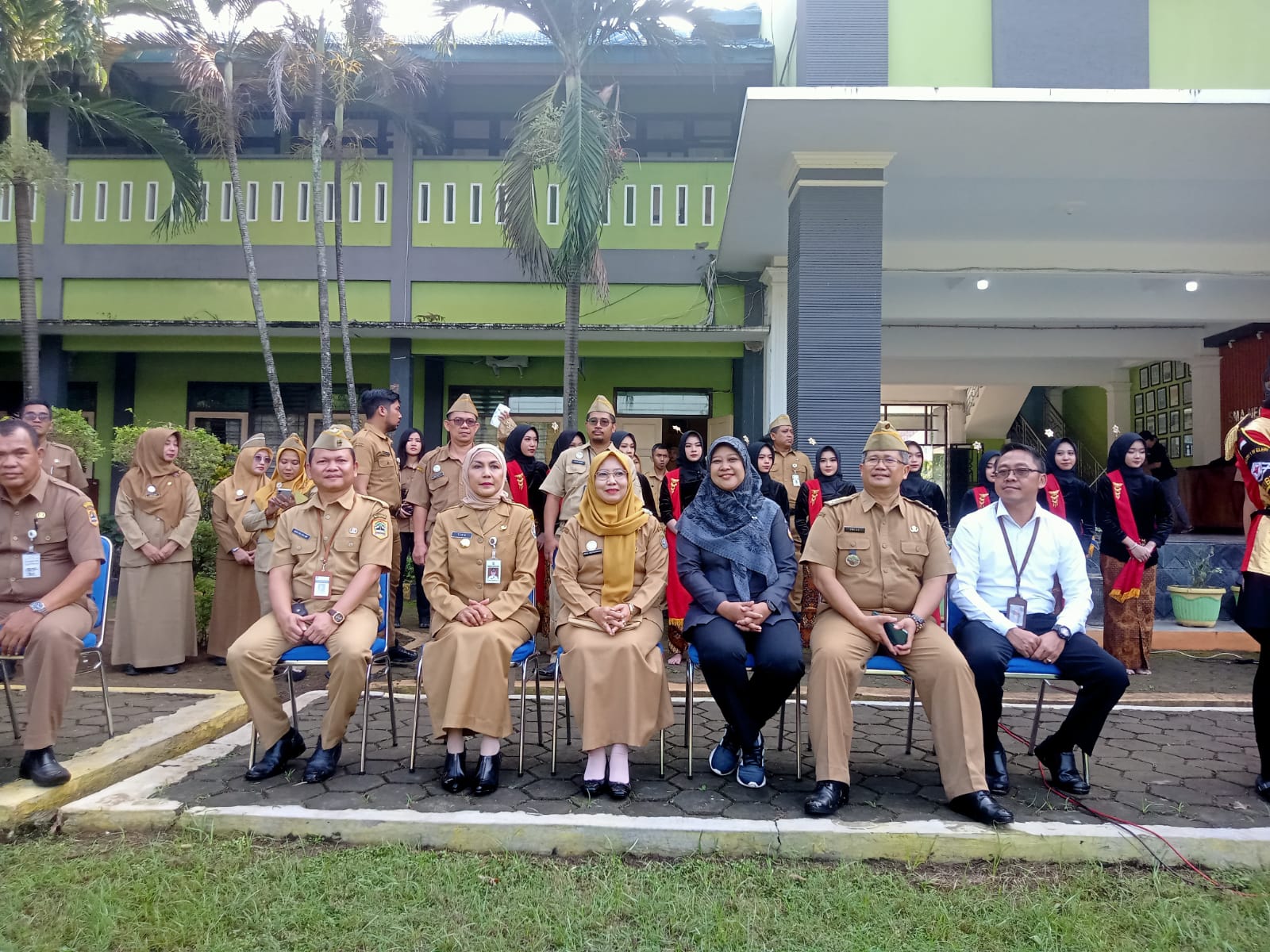 Dokumentasi Ketua Badan Pengawas Pemilu (Bawaslu) Kabupaten Kendal, Hevy Indah Oktaria hadiri pembukaan MPLS (Masa Pengenalan Lingkungan Satuan) Pendidikan Ramah dan Berintegritas di SMA N 1 Weleri