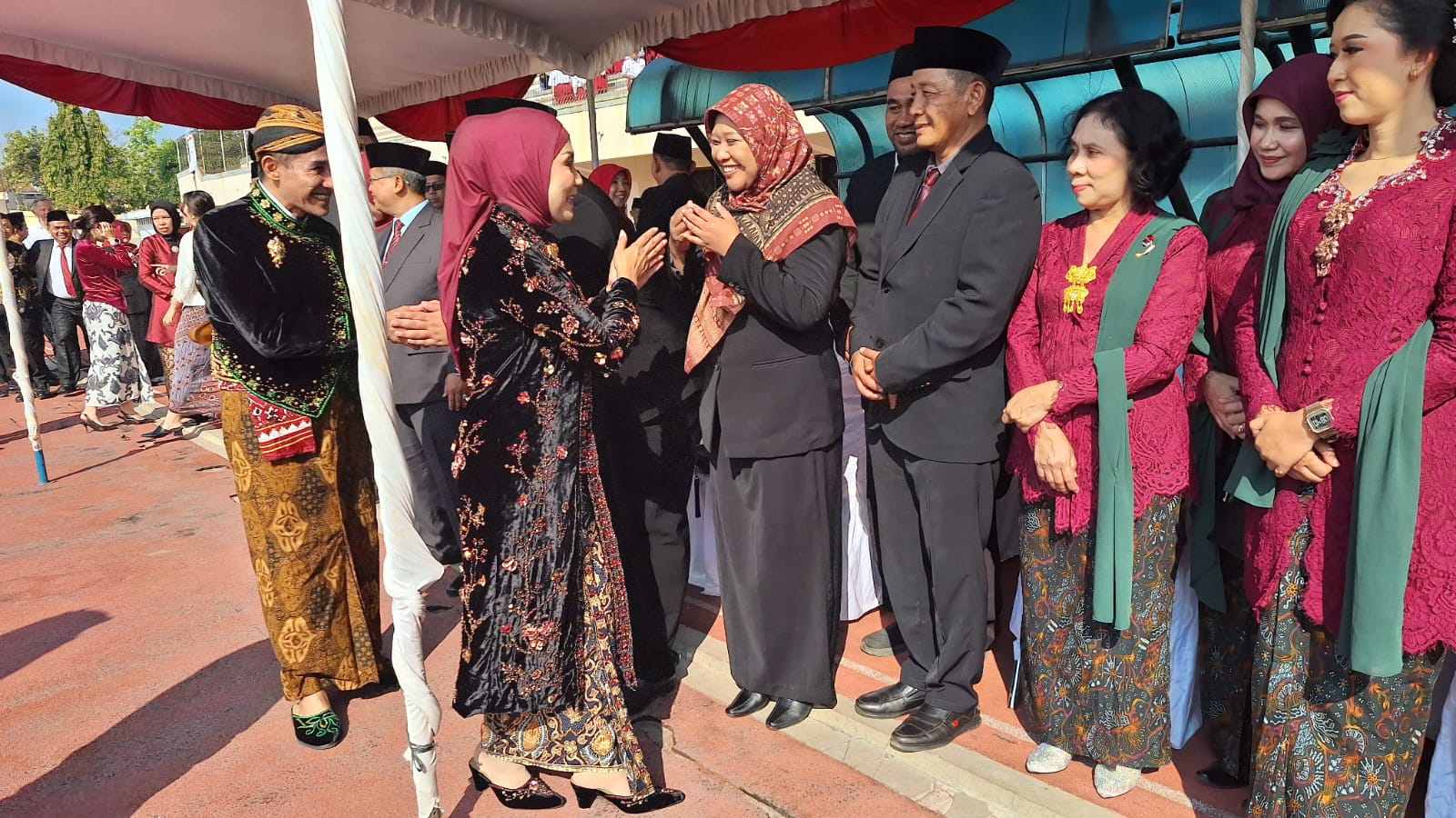 Dokumentasi Ketua Bawaslu Kendal mengikuti upacara Peringatan Hari Jadi ke-420 Kabupaten Kendal di Stadion Utama Kebondalem