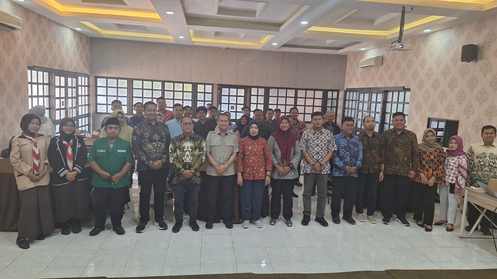 Dokumentasi kegiatan Penguatan Kelembagaan Pengawas Pemilihan Umum bersama mitra kerja dengan tema “Membangun Sinergi Bersama Mitra Bawaslu dalam Penguatan Kelembagaan Pengawas Pemilu”