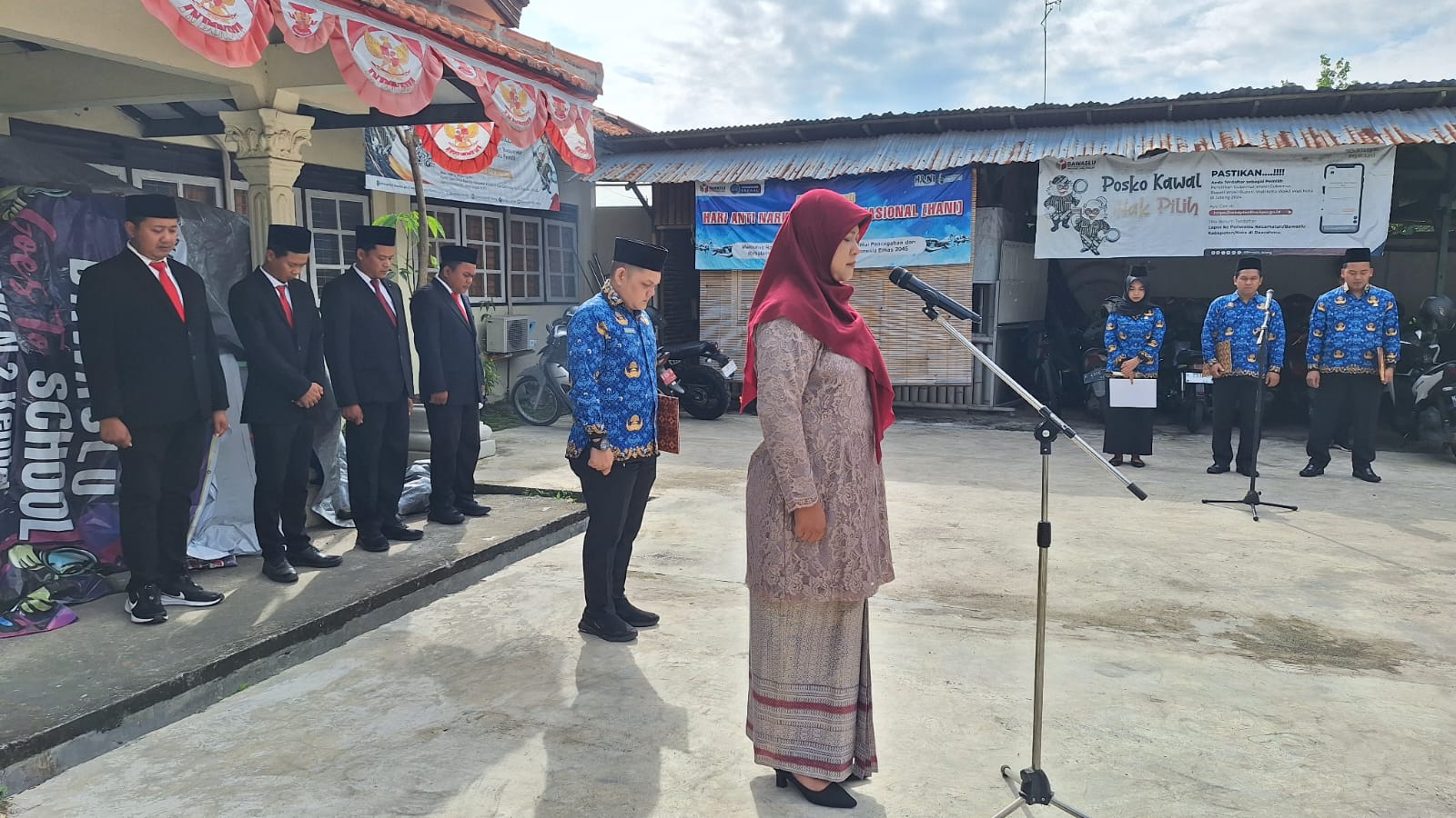 Dokumentasi Bawaslu Kabupaten Kendal upacara memperingati Hari Kesaktian Pancasila di halaman Kantor Sekretariat Bawaslu Kabupaten Kendal 