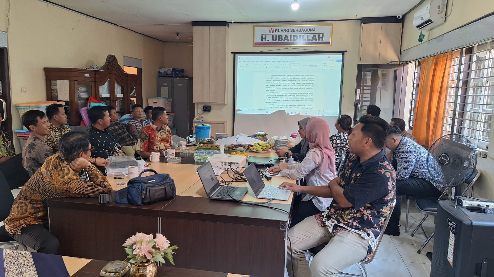 Dokumentasi Ketua Bawaslu Provinsi Jawa Tengah, Muhammad Amin, melaksanakan kegiatan Supervisi Evaluasi Penguatan Kelembagaan Pengawas Pemilu Bersama Mitra Kerja di Kantor Bawaslu Kabupaten Kendal.