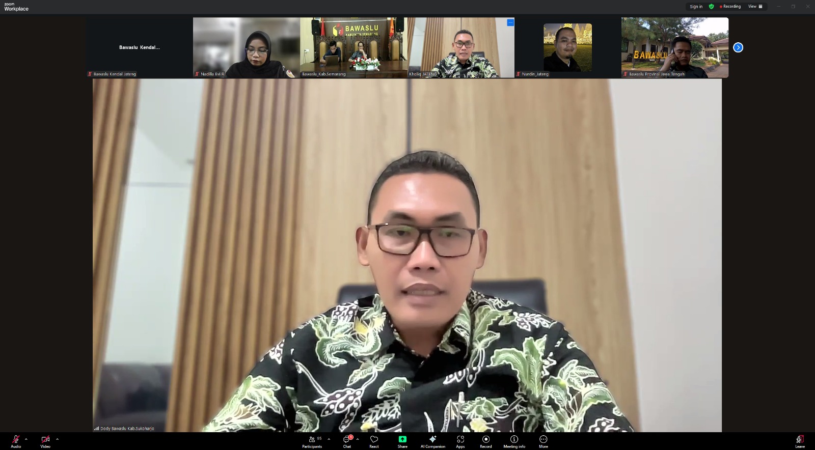 Dok. rapat daring melalui zoom meeting 