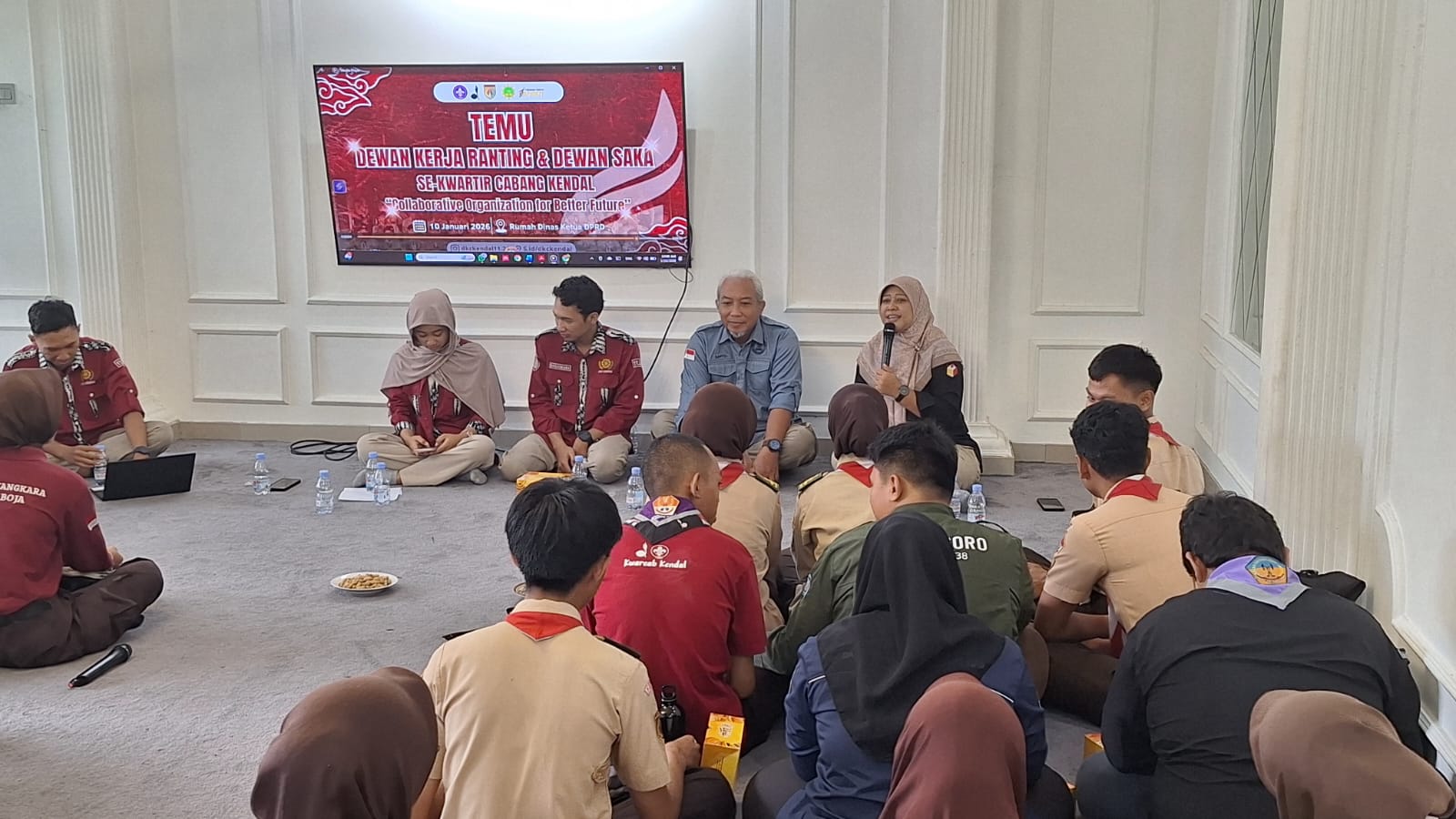 Dokumentasi perkenalan Saka Adhyasta Pemilu sebagai Saka baru dalam kegiatan Temu Dewan Kerja Ranting (DKR) dan Dewan Satuan Karya (Saka) tingkat Kwartir Cabang (Kwarcab) Kendal.