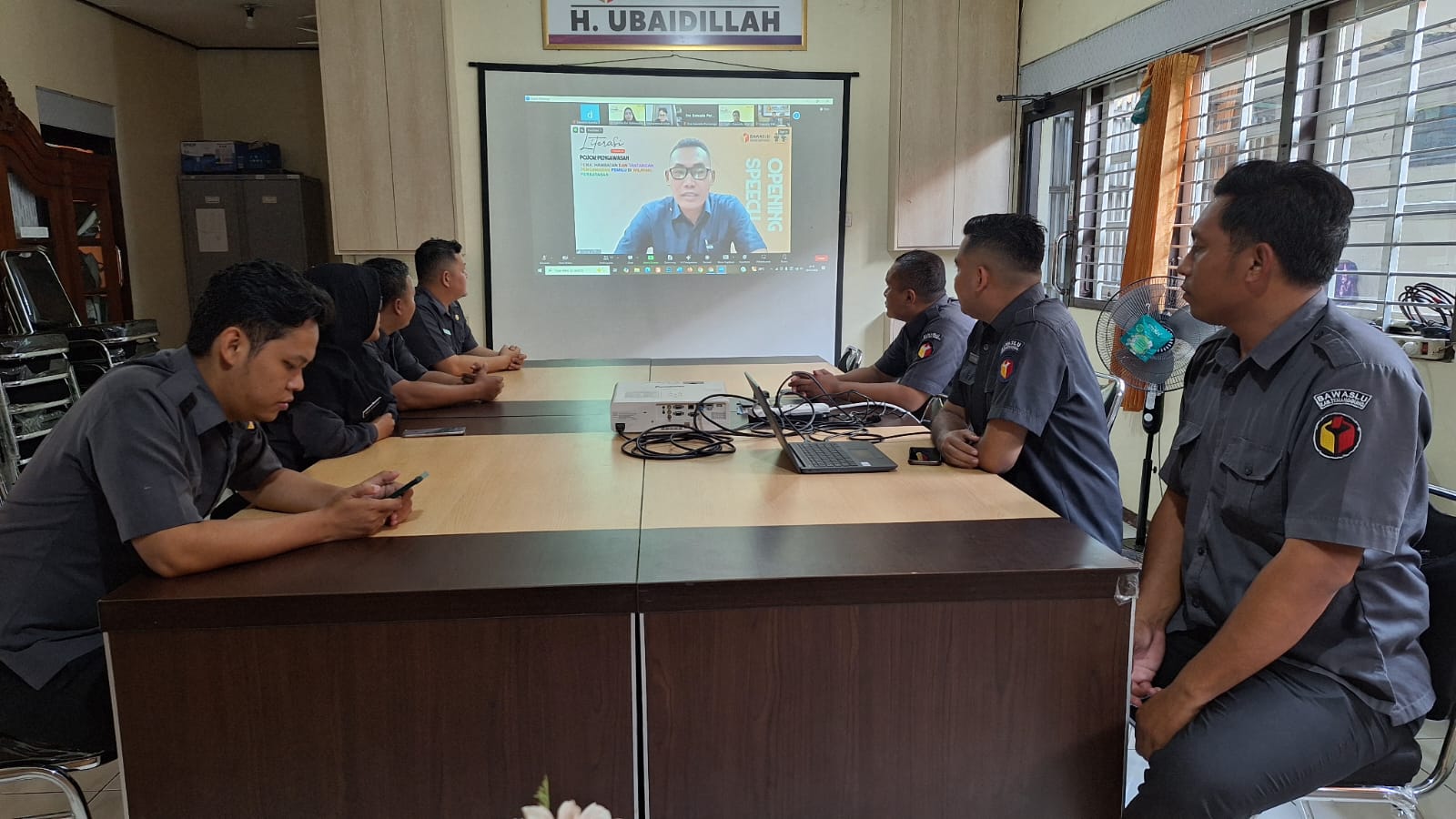 Dokumentasi kegiatan Literasi Pojok Pengawasan Volume 8 yang diselenggarakan oleh Bawaslu Provinsi Jawa Tengah.