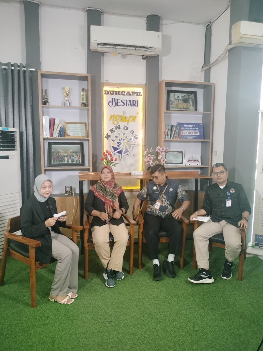 Dokumentasi  Dialog/Talkshow Bersama Dinas Kependudukan dan Catatan Sipil Kabupaten Kendal
