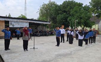 Dokumentasi Upacara Peringatan Hari Lahir Pancasila Di halaman Kantor Bawaslu Kabupaten Kendal