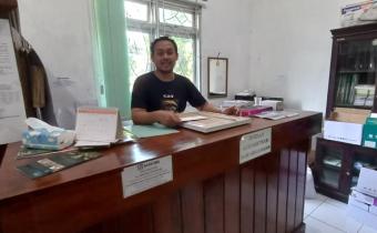 Dokumentasi penyerahan permohonan pengunggahan buku dan buletin digital kepada Sekolah Tinggi Islam Kendal (STIK) 