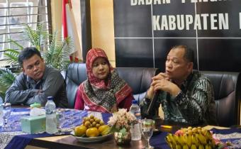 Dokumentasi Anggota Bawaslu RI Totok Hariyono berkunjung ke kantor Bawaslu Kabupaten Kendal. 