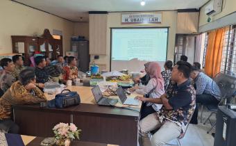 Dokumentasi Ketua Bawaslu Provinsi Jawa Tengah, Muhammad Amin, melaksanakan kegiatan Supervisi Evaluasi Penguatan Kelembagaan Pengawas Pemilu Bersama Mitra Kerja di Kantor Bawaslu Kabupaten Kendal.