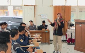 Dokumentasi Hevy Indah Oktaria, S.E., M.Sos., menjadi narasumber dalam kegiatan Peningkatan Peran Pemuda yang digelar di Aula Kecamatan Ringinarum