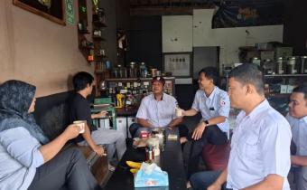 Dokumentasi diskusi strategis bersama tokoh masyarakat sekaligus pegiat kopi lokal di Kecamatan Patean