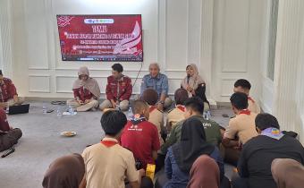 Dokumentasi perkenalan Saka Adhyasta Pemilu sebagai Saka baru dalam kegiatan Temu Dewan Kerja Ranting (DKR) dan Dewan Satuan Karya (Saka) tingkat Kwartir Cabang (Kwarcab) Kendal.