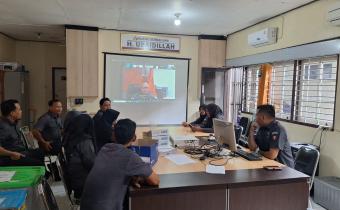 Dokumentasi rapat rutin mingguan dengan agenda Pembinaan dan Evaluasi Bawaslu/Panwaslih Provinsi serta Bawaslu/Panwaslih Kabupaten/Kota yang diselenggarakan oleh Bawaslu Republik Indonesia 