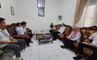 PERKUAT DEMOKRASI, BAWASLU KENDAL AJAK KESBANGPOL KOLABORASI PENDIDIKAN POLITIK