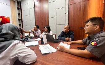BAWASLU KENDAL PERKUAT SINERGI DENGAN KPU MELALUI KONSOLIDASI DEMOKRASI DAN EDUKASI MELALUI PODCAST